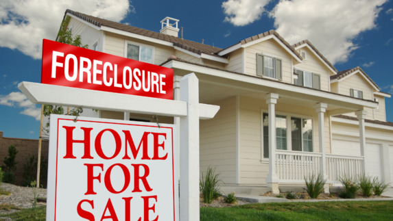 Foreclosure / For Sale sign
